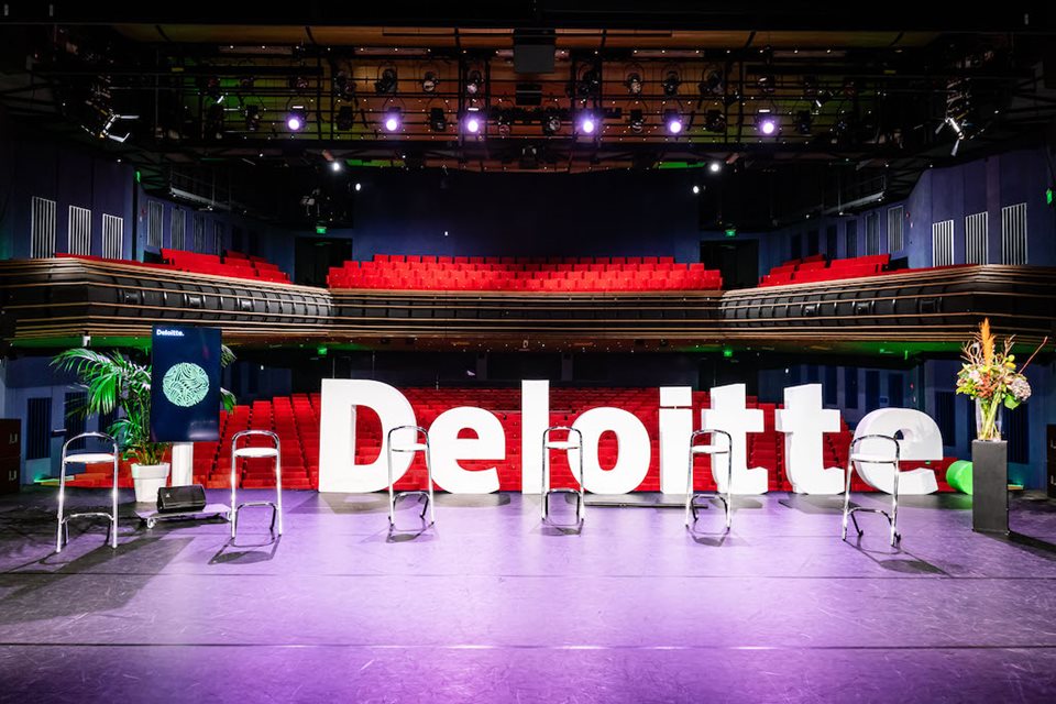 Deloitte reinvent their townhalls